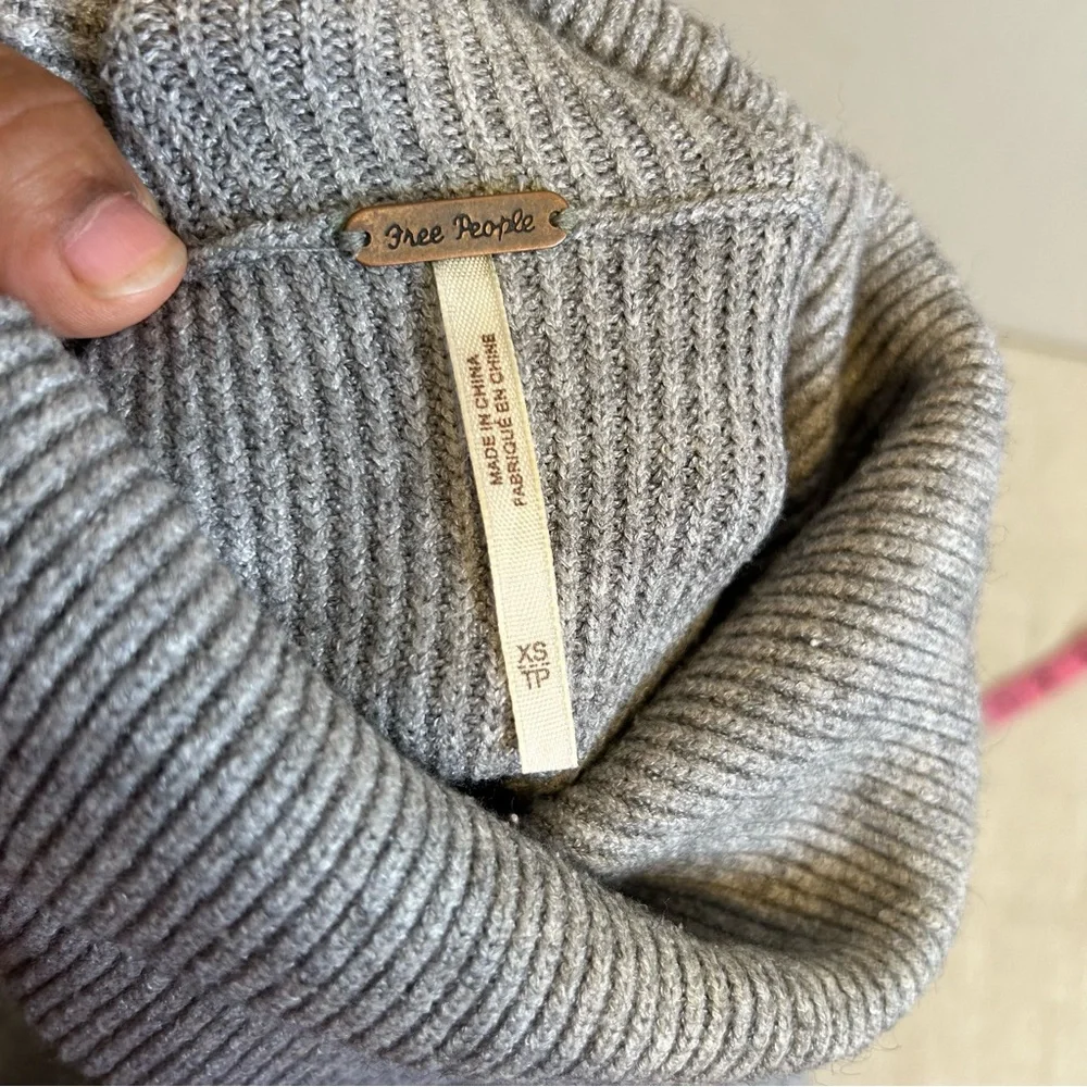 Free People Softly Structured‎ tunic turtleneck knit sweater gray size XS